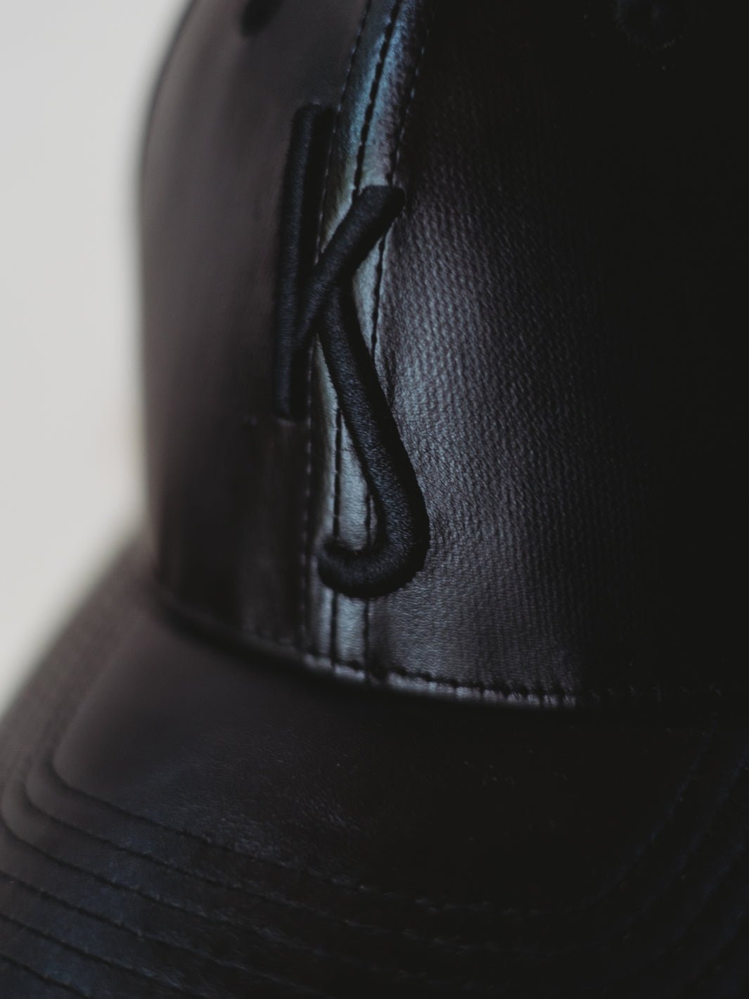 Gorra Urban Chic Cuero Vegano Gorras Kiki &amp; Josie